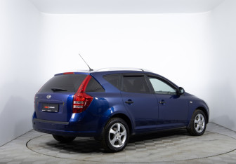 Подержанный автомобиль Kia Ceed Wagon 2008 года (5 фото)