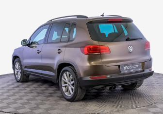 Подержанный автомобиль Volkswagen Tiguan 2015 года (7 фото)