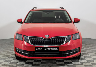 Подержанный автомобиль Skoda Octavia Wagon 2017 года (2 фото)