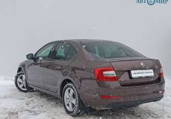 Подержанный автомобиль Skoda Octavia Liftback 2016 года (7 фото)