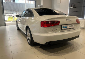 Подержанный автомобиль Audi A6 Sedan 2013 года (5 фото)