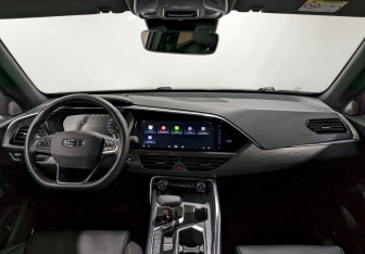 Подержанный автомобиль Geely Tugella 2023 года (25 фото)