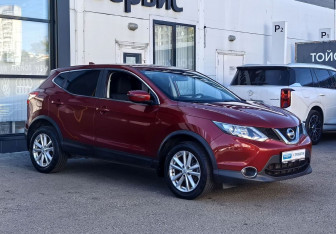 Подержанный автомобиль Nissan Qashqai 2017 года (3 фото)