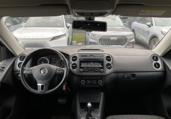 Подержанный автомобиль Volkswagen Tiguan 2012 года (14 фото)