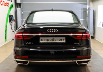 Подержанный автомобиль Audi A8 2018 года (5 фото)