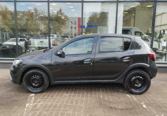 Подержанный автомобиль Renault Sandero 2019 года (5 фото)