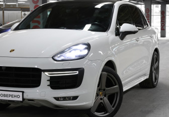 Подержанный автомобиль Porsche Cayenne 2016 года (24 фото)