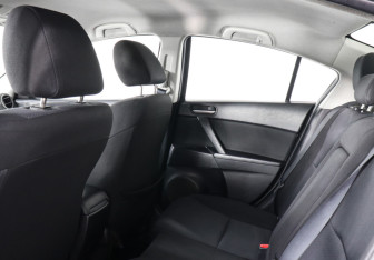 Подержанный автомобиль Mazda 3 Sedan 2011 года (8 фото)