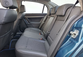 Подержанный автомобиль Opel Vectra Sedan 2006 года (11 фото)