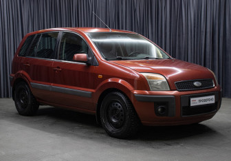 Подержанный автомобиль Ford Fusion 2006 года (3 фото)