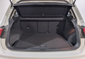 Подержанный автомобиль Volkswagen Tiguan 2021 года (10 фото)