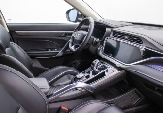 Подержанный автомобиль Geely Atlas Pro 2022 года (9 фото)