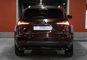 Подержанный автомобиль Lexus NX 2017 года (6 фото)