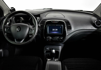 Подержанный автомобиль Renault Kaptur 2018 года (8 фото)