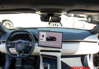 Подержанный автомобиль Zeekr 001 2024 года (9 фото)