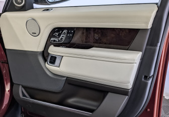 Подержанный автомобиль Land Rover Range Rover 2021 года (26 фото)