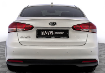 Подержанный автомобиль Kia Cerato Sedan 2018 года (6 фото)