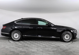 Подержанный автомобиль Genesis G80 2021 года (4 фото)