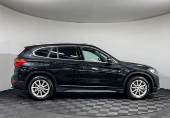 Подержанный автомобиль BMW X1 2018 года (6 фото)
