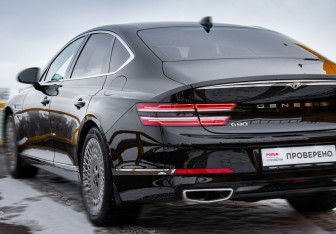 Подержанный автомобиль Genesis G80 2021 года (18 фото)