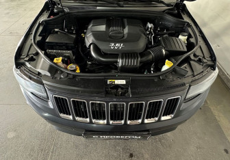 Подержанный автомобиль Jeep Grand Cherokee 2013 года (20 фото)