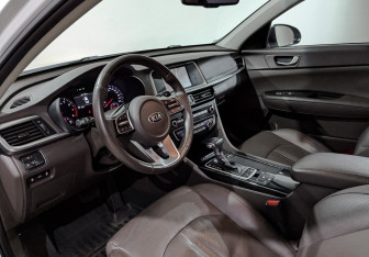 Подержанный автомобиль Kia Optima Sedan 2019 года (15 фото)