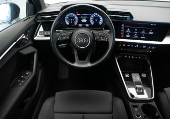 Подержанный автомобиль Audi A3 Hatchback 2021 года (9 фото)