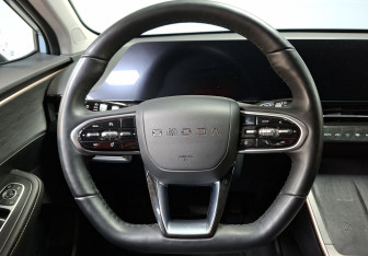 Подержанный автомобиль Omoda C5 2023 года (17 фото)