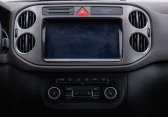 Подержанный автомобиль Volkswagen Tiguan 2011 года (14 фото)