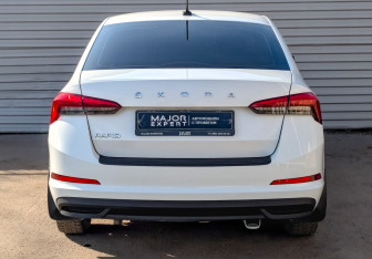 Подержанный автомобиль Skoda Rapid Liftback 2021 года (6 фото)