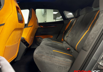 Подержанный автомобиль Zeekr 001 2023 года (22 фото)