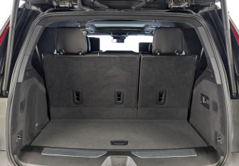 Подержанный автомобиль Cadillac Escalade Suv 2023 года (10 фото)