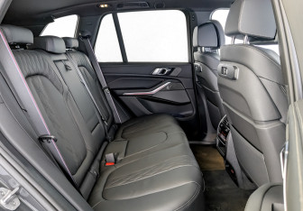 Новый BMW X5 2025 (12 фото)