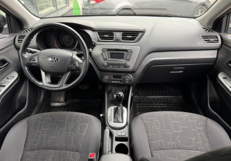 Подержанный автомобиль Kia Rio Sedan 2015 года (9 фото)