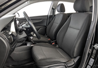 Подержанный автомобиль Kia Rio Hatchback 2021 года (19 фото)