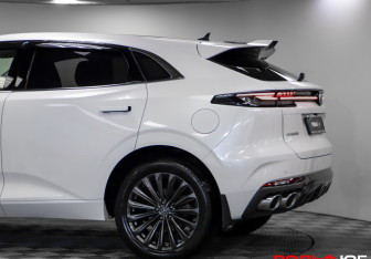 Подержанный автомобиль Changan UNI-K 2023 года (30 фото)