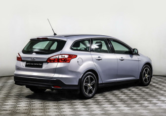 Подержанный автомобиль Ford Focus Wagon 2012 года (3 фото)