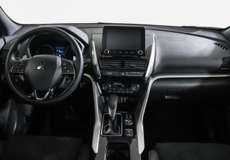 Подержанный автомобиль Mitsubishi Eclipse Cross 2021 года (7 фото)
