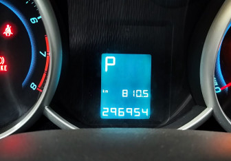 Подержанный автомобиль Chevrolet Cruze Sedan 2013 года (17 фото)