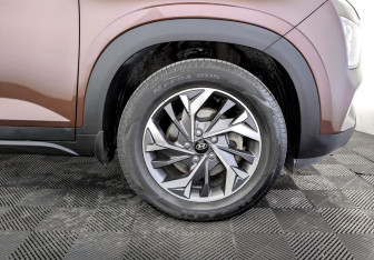 Подержанный автомобиль Hyundai Creta 2021 года (18 фото)