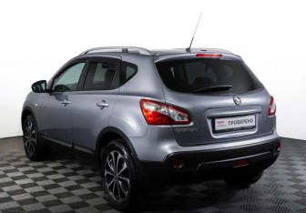 Подержанный автомобиль Nissan Qashqai 2010 года (7 фото)