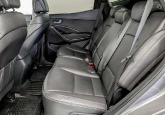 Подержанный автомобиль Hyundai Santa Fe 2016 года (12 фото)