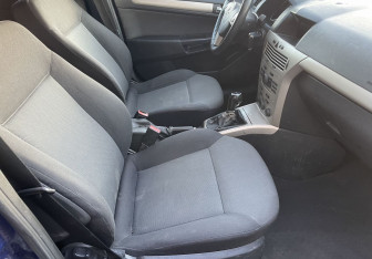 Подержанный автомобиль Opel Astra Wagon 2007 года (9 фото)