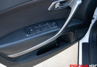 Подержанный автомобиль FAW Besturn X80 2019 года (19 фото)