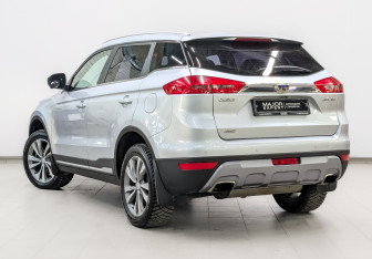 Подержанный автомобиль Geely Atlas 2021 года (7 фото)