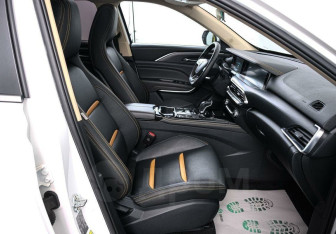 Подержанный автомобиль FAW Bestune T77 2020 года (7 фото)