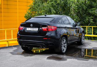 Подержанный автомобиль BMW X6 M 2013 года (4 фото)