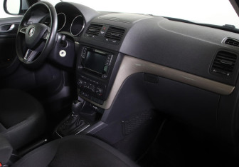 Подержанный автомобиль Skoda Yeti 2015 года (6 фото)