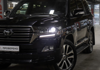 Подержанный автомобиль Toyota Land Cruiser Suv 2018 года (23 фото)