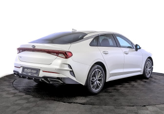 Подержанный автомобиль Kia K5 2020 года (5 фото)
